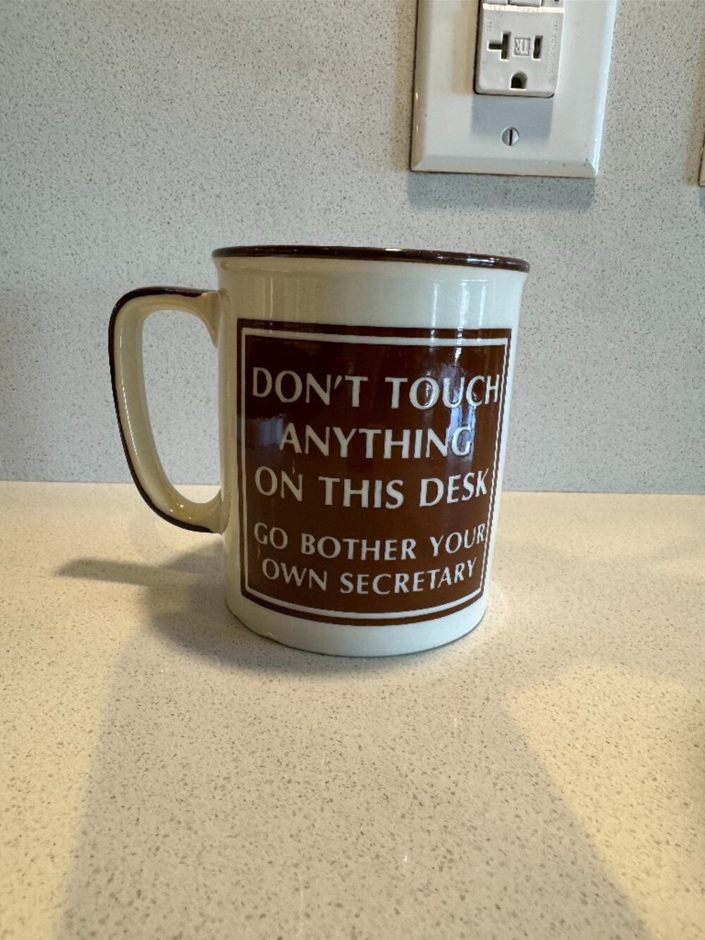 VINTAGE HUMOR BROWN MADE IN JAPAN MUG PREOWNED (BOSS CORPORATE FUNNY)